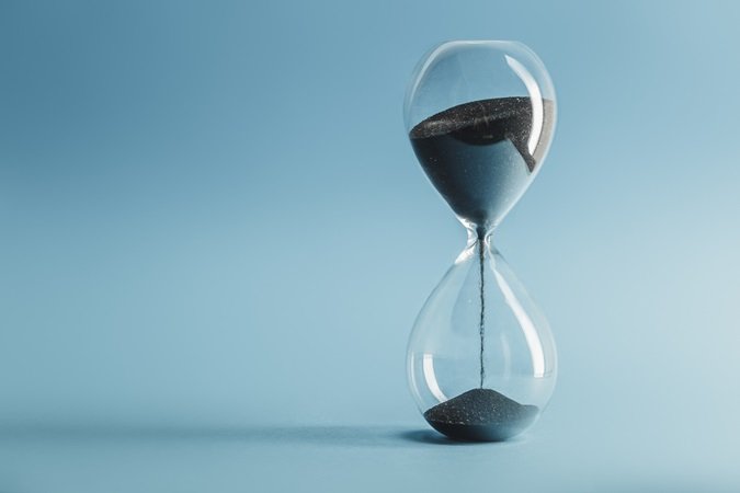 Per effetto della Direttiva CSRD, l’obbligo di redazione del bilancio di sostenibilità verrà esteso a tutte le grandi imprese quotate e non quotate e alle PMI quotate.